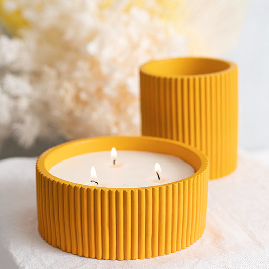 Scented Candle Evelyn II Blooming Daisy 215g (14Dx6cmH)