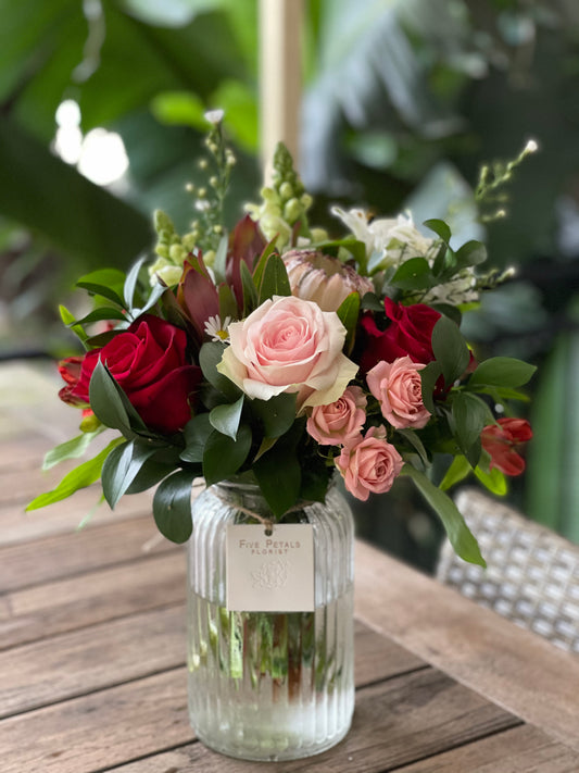 Seasonal Bunch in Vase_Rose and Native bunch